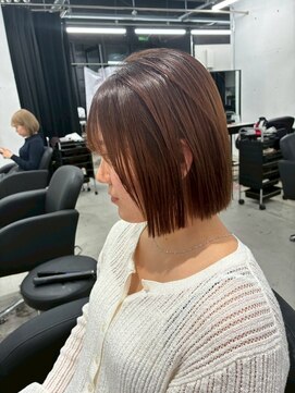 ピア ヤクイン(Pia Yakuin) 斉藤指名 パツっとボブ×縮毛矯正