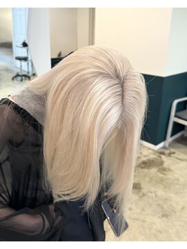 ソル オモテサンドウ 表参道 青山(SOL . OMOTESANDO) ホワイトブロンド