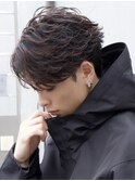 韓国風毛流れフェザーパーマショートセンターパート刈り上げ