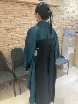 アロマ ヘアー ルーム 新宿店(AROMA hair room) 卒業式ヘアセット/お団子/ベロアリボン/モノトーン/まとめ髪新宿