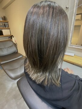 フィーカ(Fika) ミディアムボブ