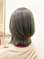 モントゥリー(Mon tree) オリーブグレージュ×肩上外ハネレイヤー
