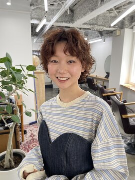 シー 自由が丘(sii.) ラフな質感が可愛いカーリーマッシュ/ニュアンスパーマショート