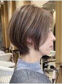 表参道白髪ぼかしハイライトミディアムボブアッシュグレー50代