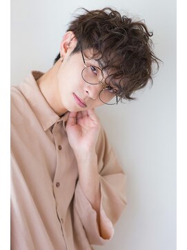 アリエッタ アザブ(ARIETTA AZABU) 20代 くせ毛風パーマツーブロックマッシュ　波巻パーマ［麻布］