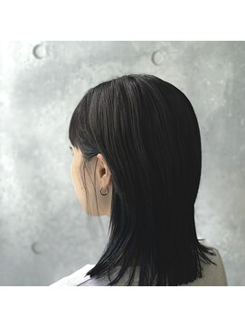 ギミック 自由が丘(gimmick) 大人可愛いナチュラル外ハネミディ