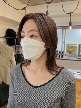 シー(see) センターパートで大人ビューティー