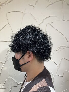 ナディアバイカリス(Nadia by charis) マッシュ|スパイラルパーマ|メンズ