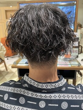 リボーン ビューティー リゾート 松戸店(re-born Beauty Resort) ウルフカルマパーマアッシュブラックベリーショート