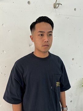 ウェルネス(Wellness) サイドパート　スキンフェード