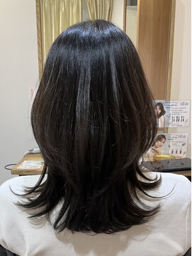 クク(coucou) くびれレイヤー×ミディアムスタイル