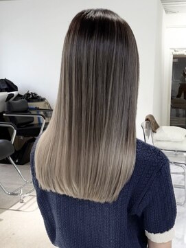 ヨロ 上野(YOLO) ハイライトカラーミルクティーベージュレイヤーカット