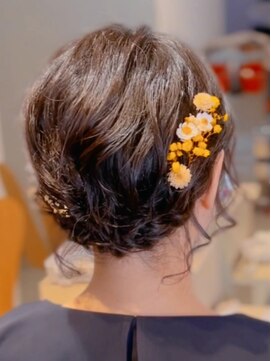 フォーエス(4S) ショートヘアをシニヨンに ~結婚式ヘアアレンジ~