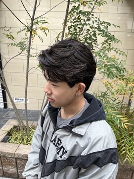 シーンバイラッド ヘルム(SCENE by RAD helm) 大人なフェザーパーマ