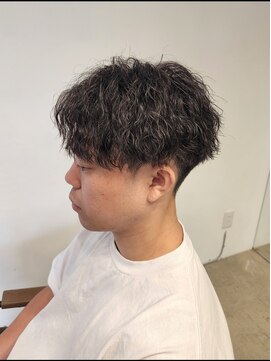 ニアウ 伊勢崎連取店(Niau) 刈り上げマッシュツイストスパイラルパーマセンターパート