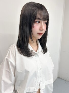 カシェル トウキョウ(Cashel Tokyo) レイヤー ローレイヤー ハッシュカット 顔まわりカット 暗髪カラ