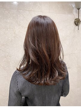 ダリア(Dahlia) 外ハネ×くびれレイヤー