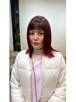 シフト(SHEEFT)&nbsp;バーガンディが馴染むストレートミディの洗練された上質フォルム