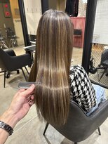 ユラ(YURA)&nbsp;ハイライト　ロングヘア　【姫路/姫路駅/韓国風】