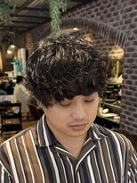 バーシャミ 博多(Baciami) カールがランダムに動く王道黒髪シャドウパーマ