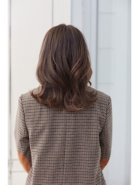 ミチオノザワヘアサロンギンザ 静岡店(Michio Nozawa HAIR SALON Ginza) くびれ×抜け感レイヤースタイル