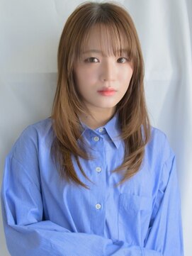 レジナヴィータ 栄(Reginavita) ロングレイヤー　前髪あり　ベージュカラー　明るめ