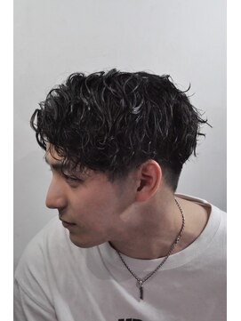 ヒロ銀座 バーバーショップ 札幌本店(HIRO GINZA BARBER SHOP) 緩めツイストスパイラル