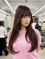 ヒュー 広島(HEW)&nbsp;Y2Kザクザクフェイスレイヤーワイドバングロングへア20代30代