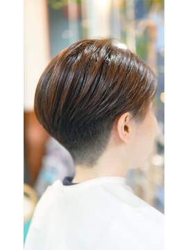 ネス(NESS) 2セクションにハイライトブラウンを入れたショート