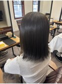 切りっぱなし×オリーブカラー