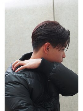 にもう センターパート×テーパーフェード