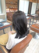 柔らかい艶カラーお任せください！《小林》