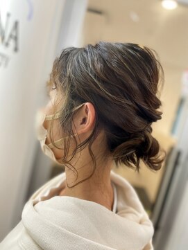 モアナ 逗子(MOANA) ハイライト♪ローライト　ヘアアレンジ