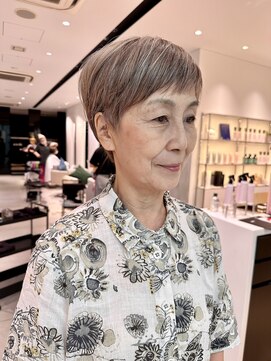 ステア ケース(stair case) 義理の母、お任せコース　ハイライトとローライト　70歳