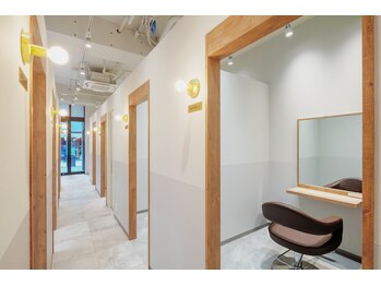 脱白髪染め/白髪ぼかし特化サロンDAFIES HAIR【ダフィースヘアー】