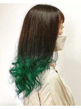 ルーシー(LUCY) グラデーション×グリーンカラー