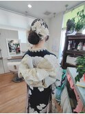 レースの襟元が可愛すぎる！振袖の着付けもお任せ♪