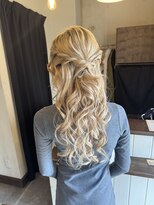 ハウンド(HAWND)&nbsp;お呼ばれヘアセット　ハーフアップスタイル