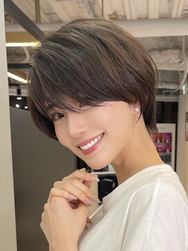 ハルキ ミナト ジャパン オオサカ(HARUKI MINATO japan OSAKA) 上品ショートカット 40代50代60代ヘア 白髪 大阪　髪質改善 梅田