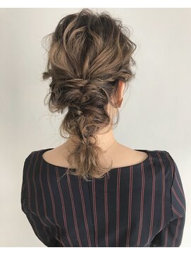 リイチ(LIICHI) お呼ばれヘアアレンジ