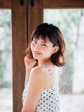 ナチュラルエフ(natural f) 外ハネ切りっぱなしボブ