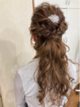 シエル(CIEL) ゆるふわハーフアップ