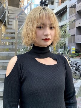 レコ 渋谷(LECO) 金髪ブロンドパーマボブ