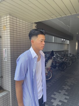 ウェルネス(Wellness) スキンフェードローフェードサイドパート