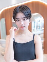 20代30代大人可愛いグレージュカラー斜めバングショートボブ