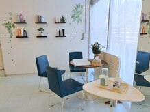 ジヨイヘアー あきる野店(JOY Hair)の雰囲気（待合スペース）