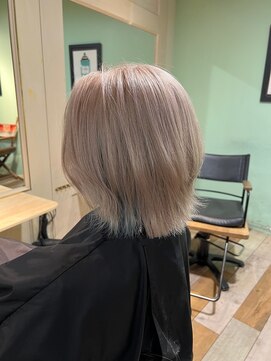 ラべリー 池袋(LOVELEY) ホワイトベージュ【池袋】