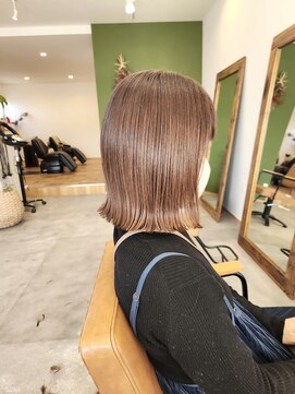 ヨハク(yohak) 肩ボブ×アッシュベージュ