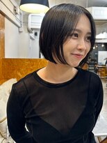 ベイルーム(BAYROOM by HONEY omotesando)&nbsp;小顔センターパート前髪　イメチェンボブ　黒髪スタイル