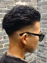 ミリオンバックス 神田店(Million Bucks)&nbsp;スパイキーショート/スペインカール<理容室>[メンズ/床屋/神田]